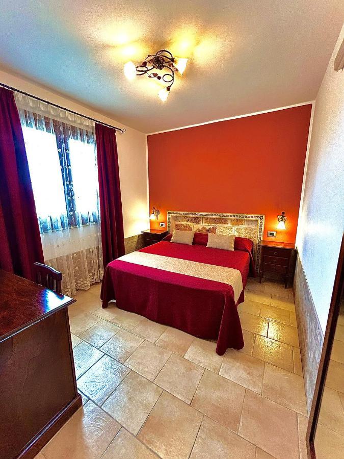 B&B L'Angolino Della Nonna カステッルッツォ エクステリア 写真
