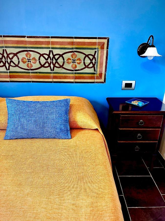 B&B L'Angolino Della Nonna カステッルッツォ エクステリア 写真