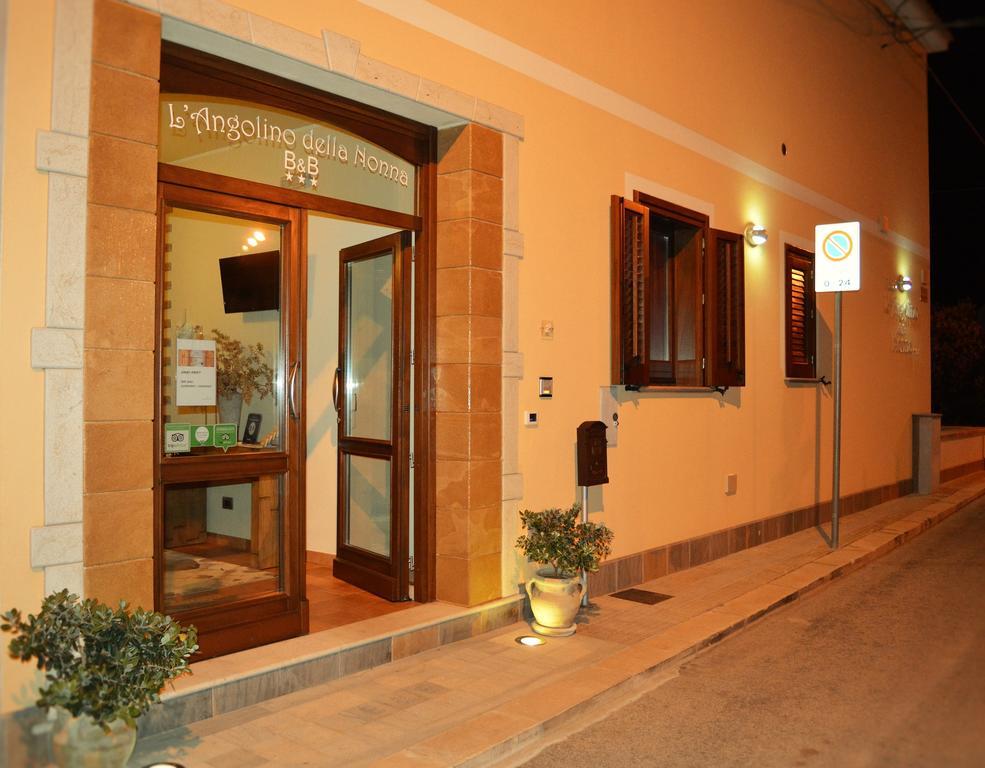 B&B L'Angolino Della Nonna カステッルッツォ エクステリア 写真
