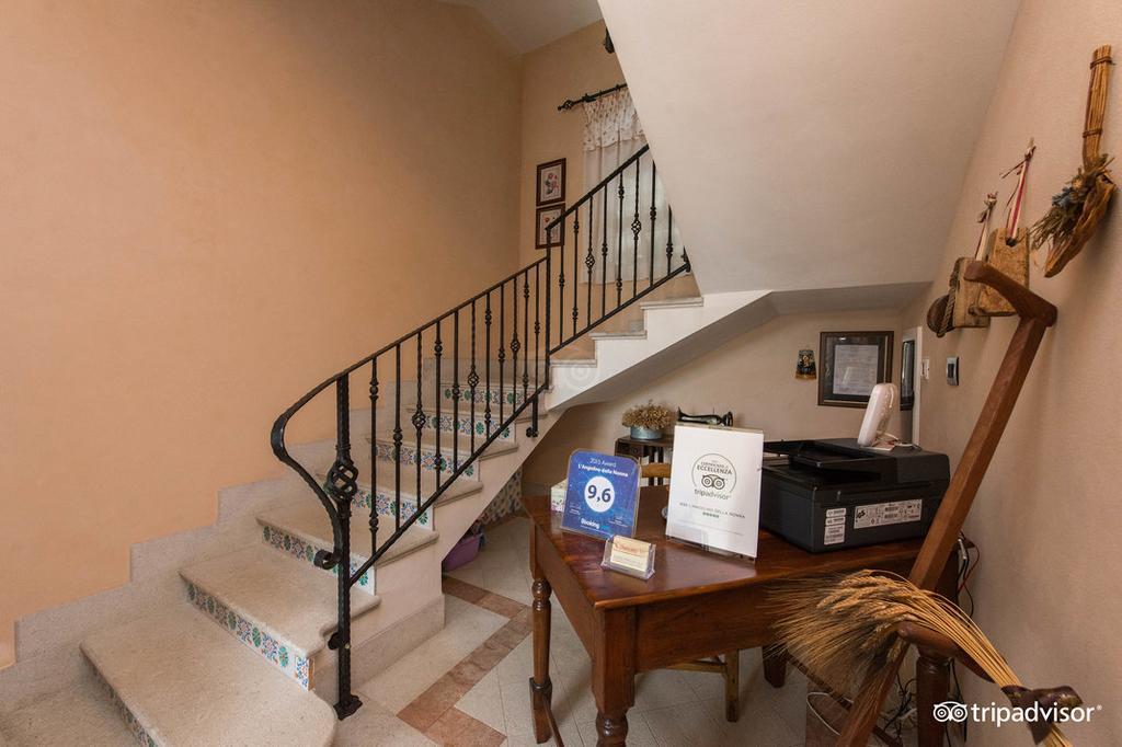 B&B L'Angolino Della Nonna カステッルッツォ エクステリア 写真