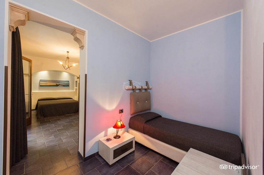B&B L'Angolino Della Nonna カステッルッツォ エクステリア 写真